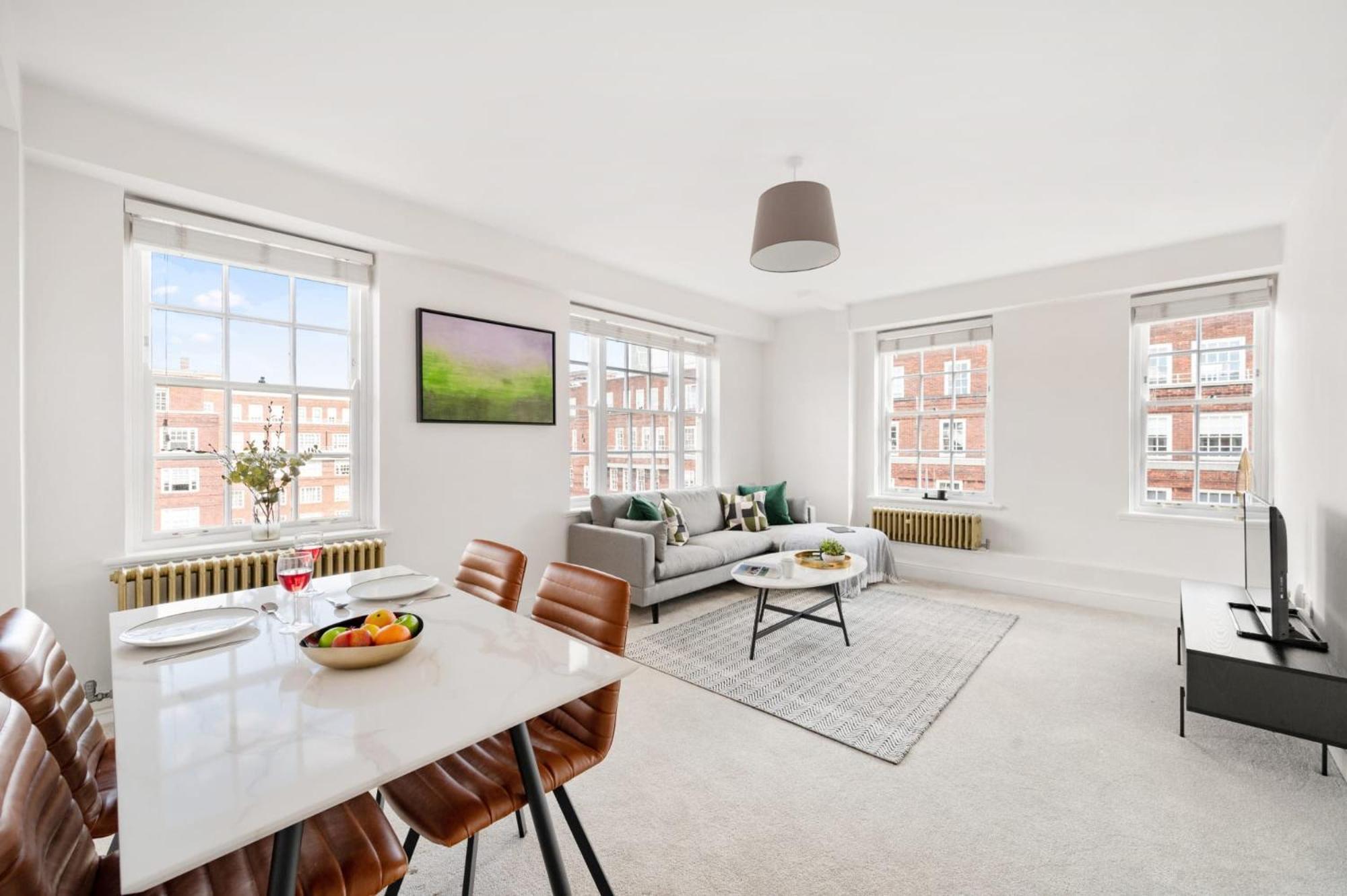 Apartment Dolphin House - Serviced Living In
