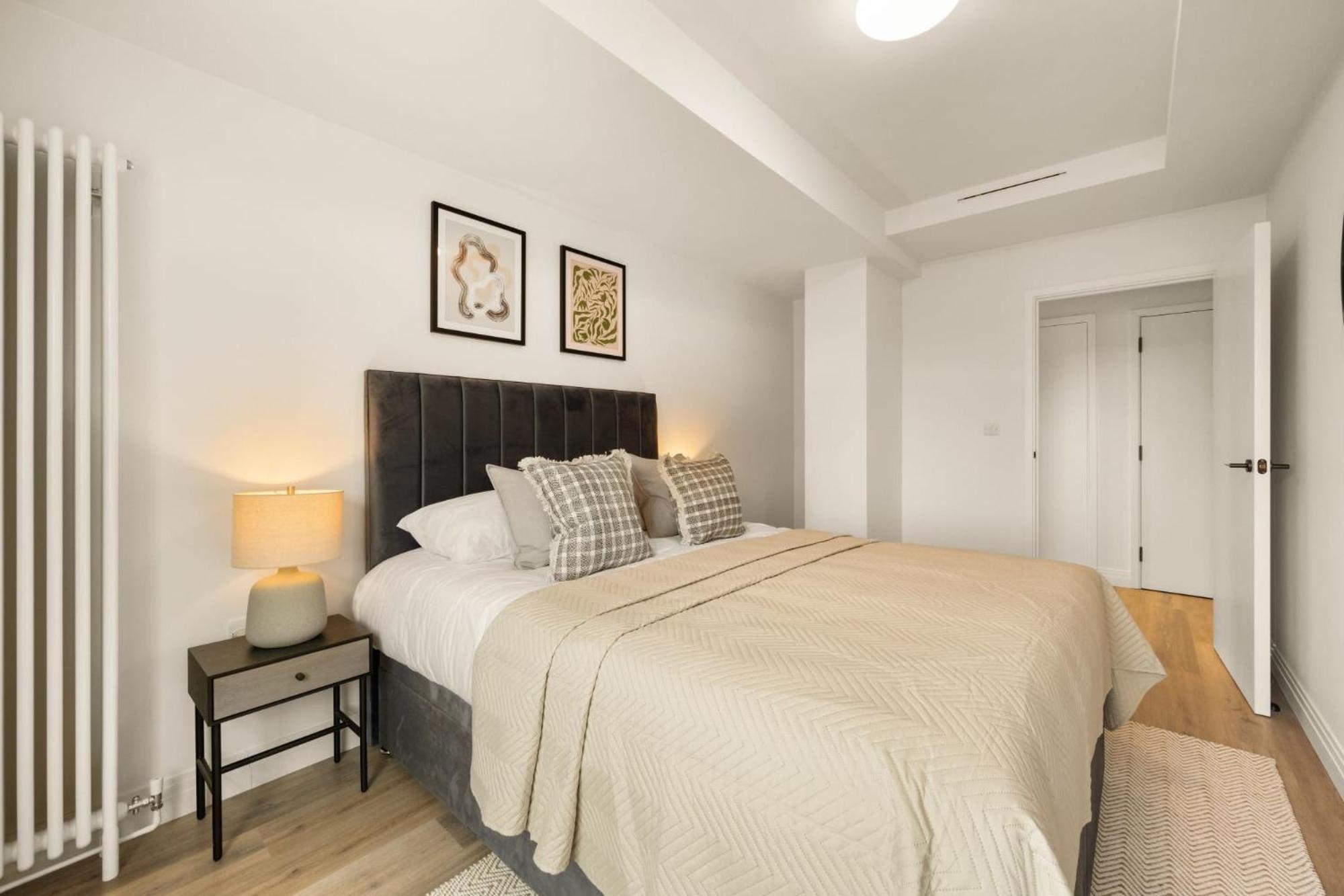 Dolphin House - Serviced Living In * London